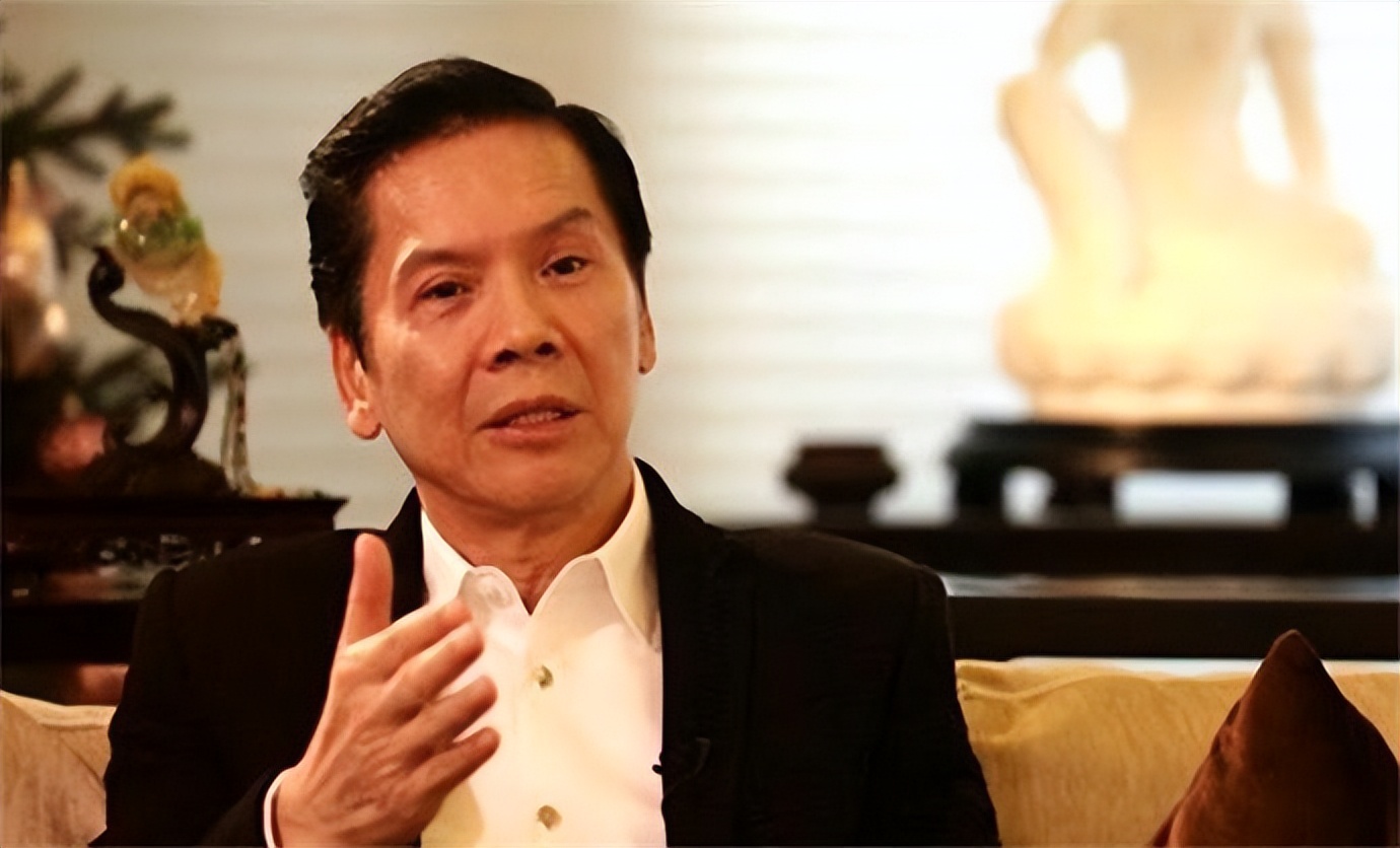 吴君如说错一句话，差点被东北四爷扣住，吴君如：四爷我只认谢贤