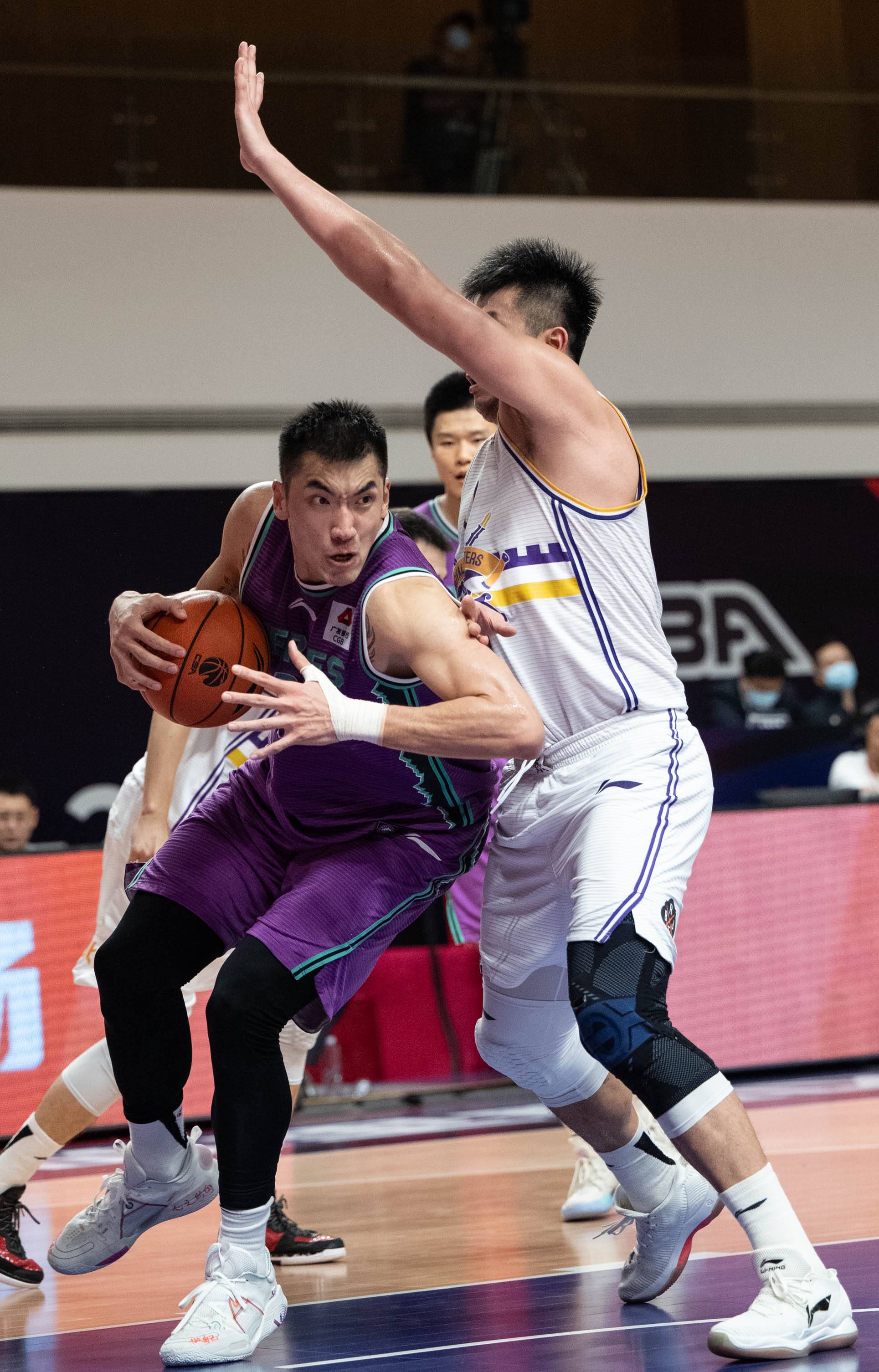 nba二三号位摇摆人有哪些（胡闹？将近一半竟然都是后卫！杜锋将带来一支颠覆传统的国家队？）