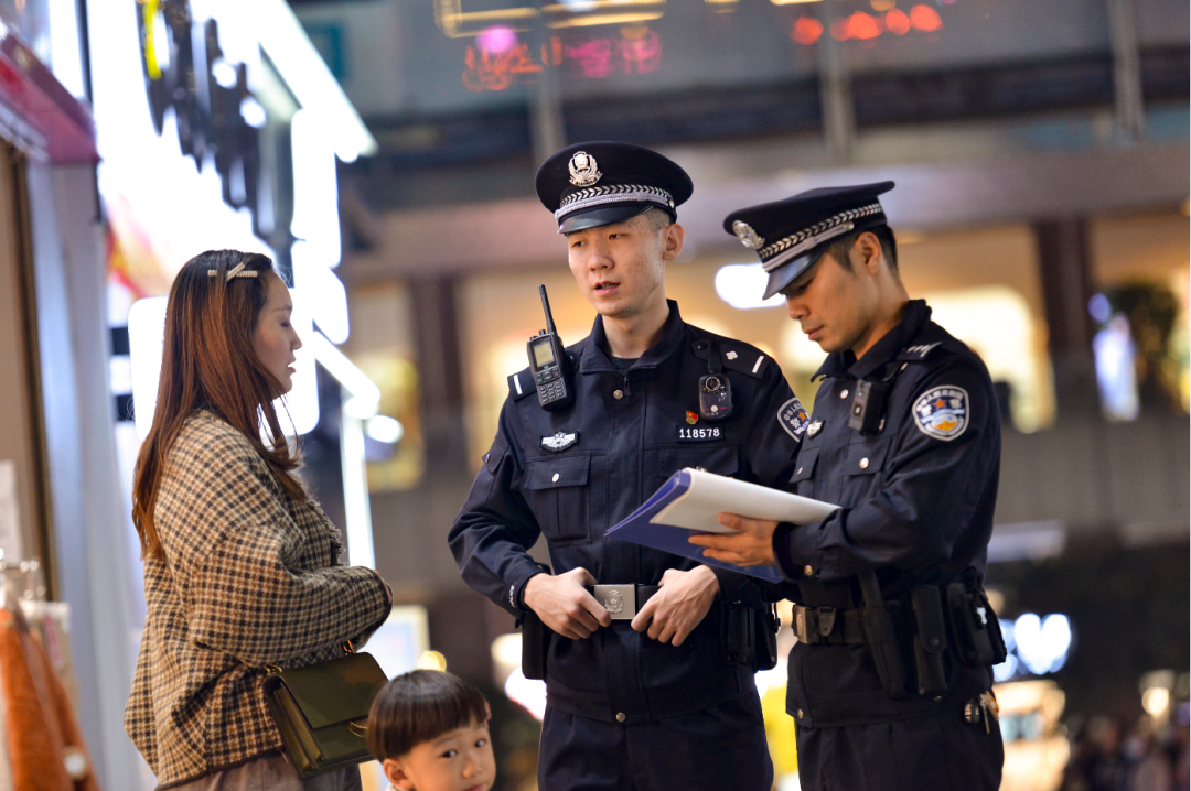 赞警文艺采风行 