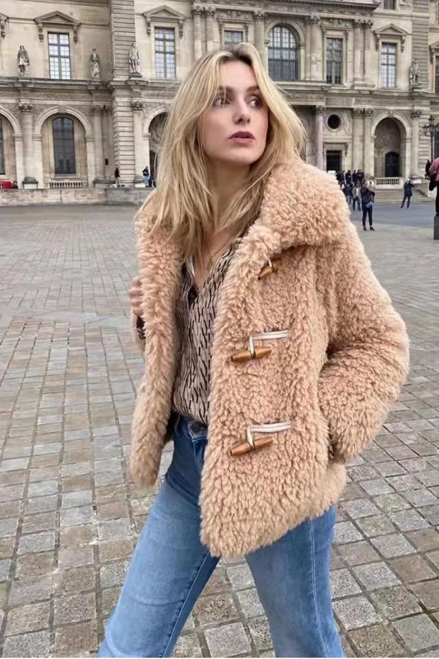 比驼色更好看的冬季颜色，爆款“奶茶色”，赶紧穿起来