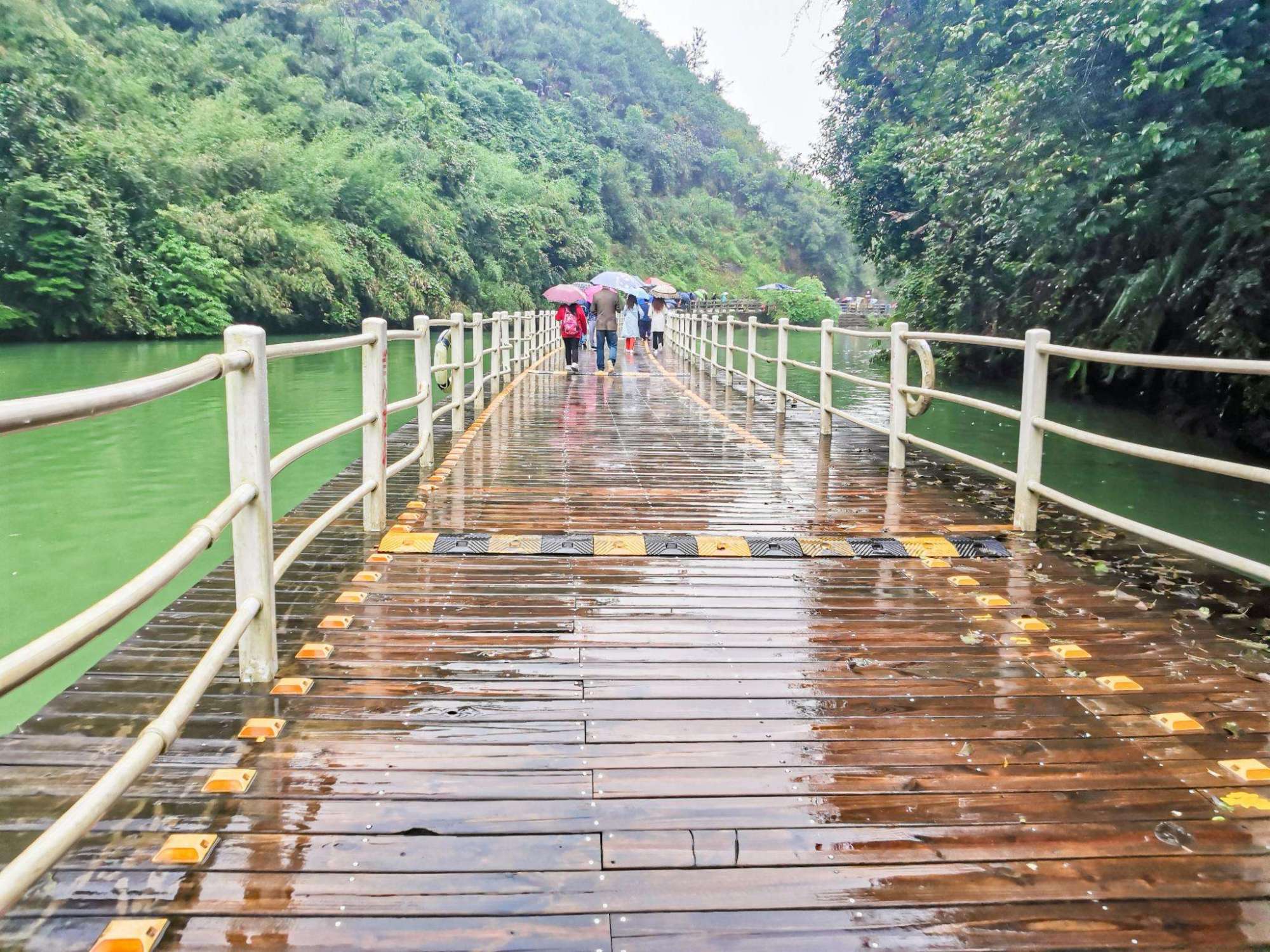 湖北一定要去的景区，拥有中国最美水上公路，非常适合自驾前往