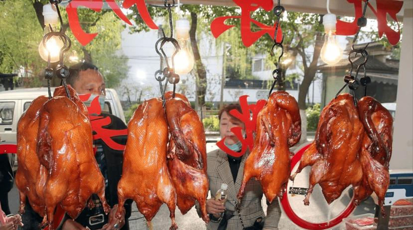 2011年，“黑心北京烤鸭”团队被抓，成本仅3元：自己都不敢吃