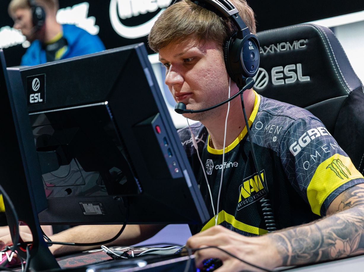 iem科隆2022决赛FaZe 3:2 NAVI s1mple获得本届比赛MVP