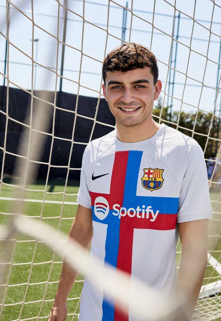 世界上最好的足球队服（本赛季哪支球队的三套球衣设计水平最高？这十大球队走在时尚前沿）