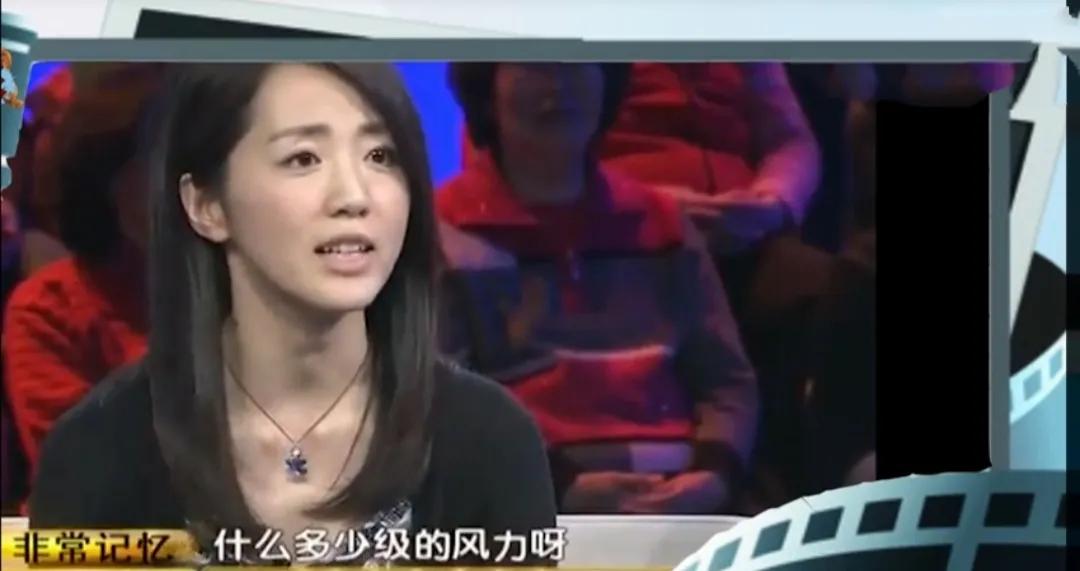 “气象小姐”杨丹：食堂路上捡来一个老公，主持27年无失误