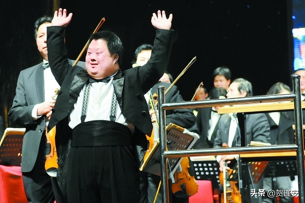 曾是“天才指挥家”的他：先天智力不足却被捧上神坛，今悲惨度日