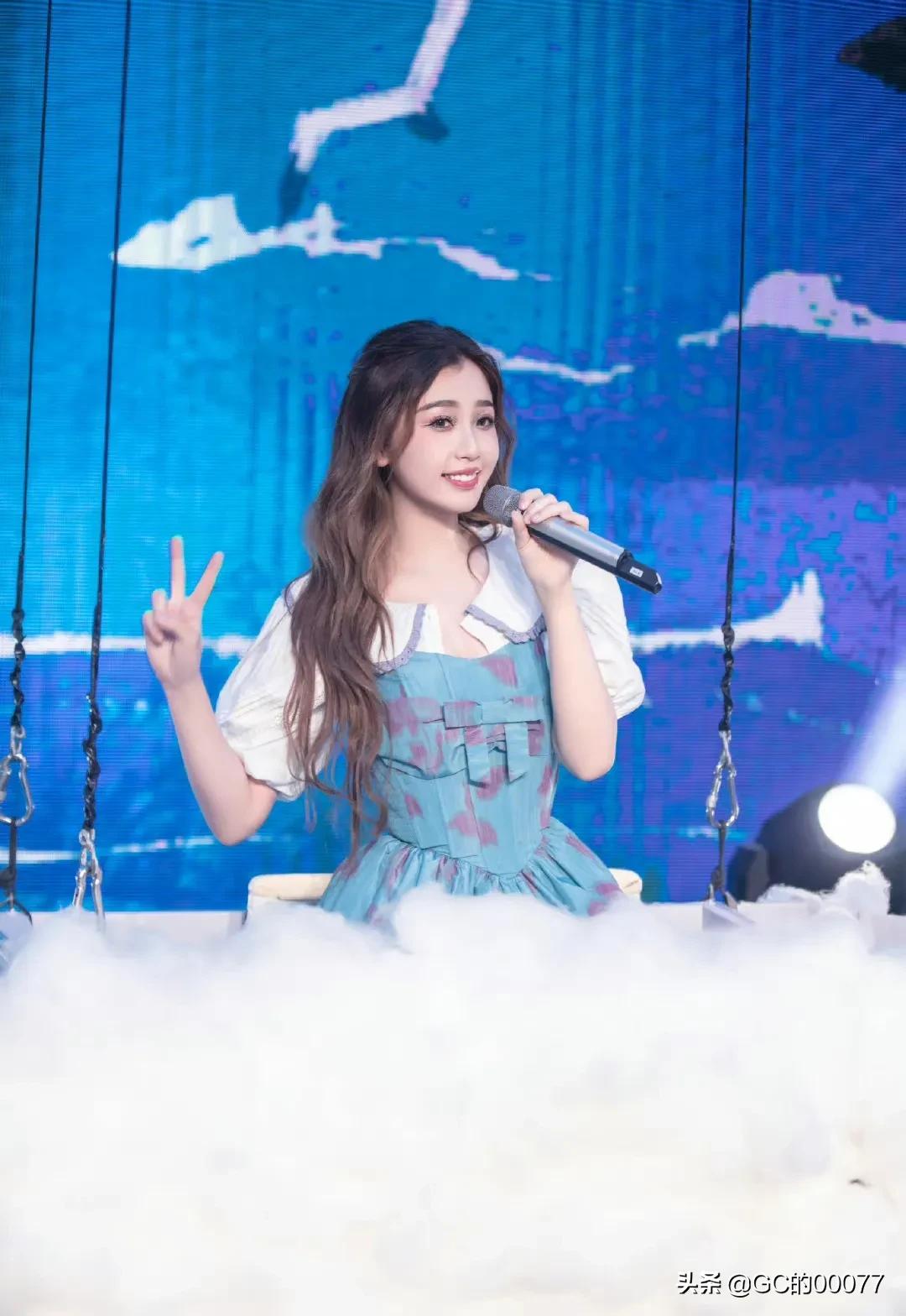 明星图片虞书欣