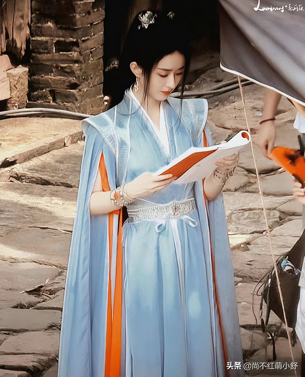 露手臂、高马尾？看了赵丽颖《与凤行》的古装造型，我揪心了
