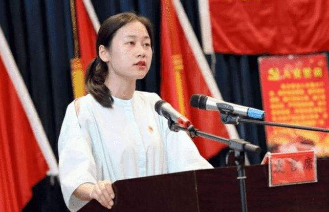 大学生怎么入党（大学生入党有）