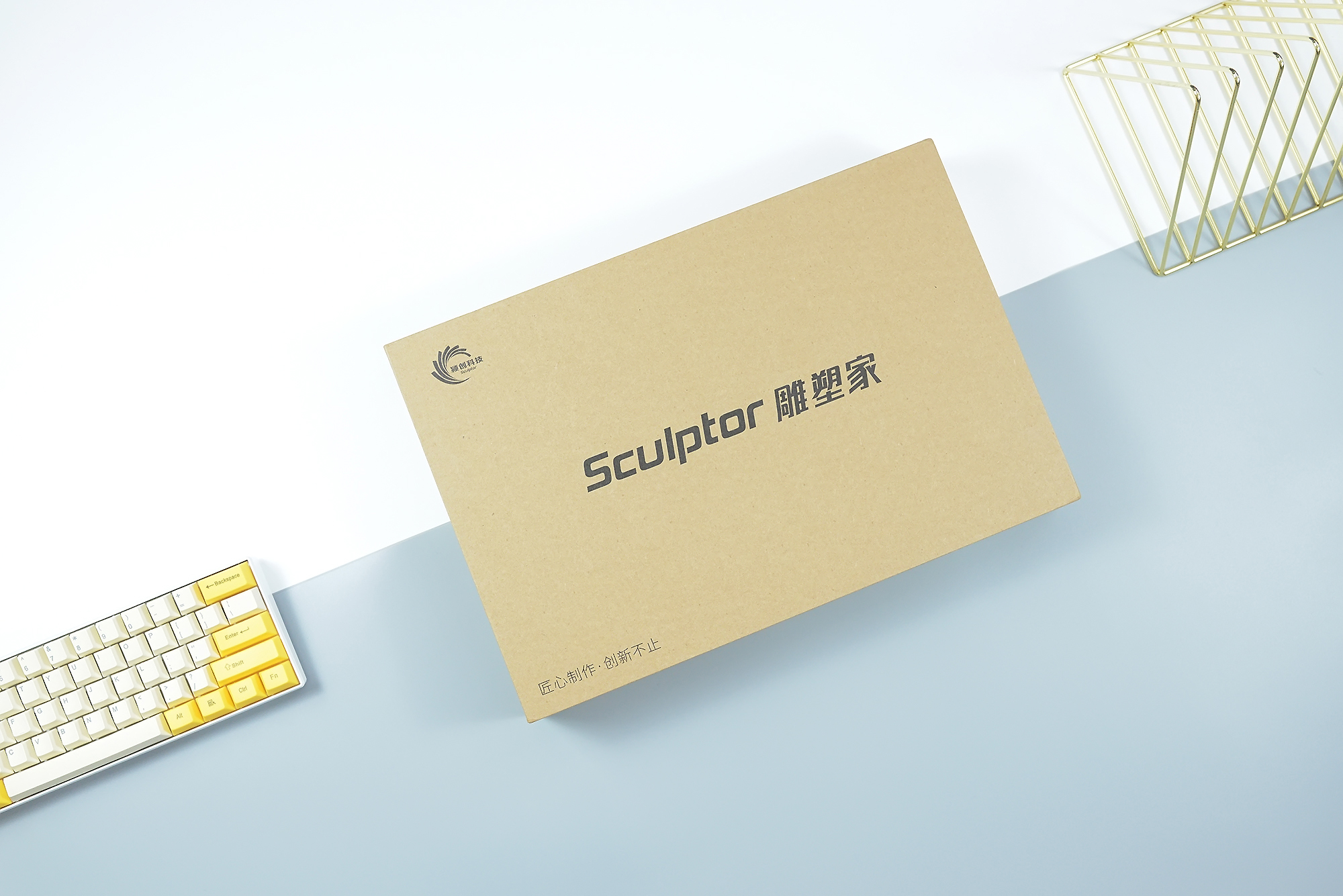 几百块，让万元折叠屏手机尴尬了？聊聊雕塑家MF16LC便携显示器