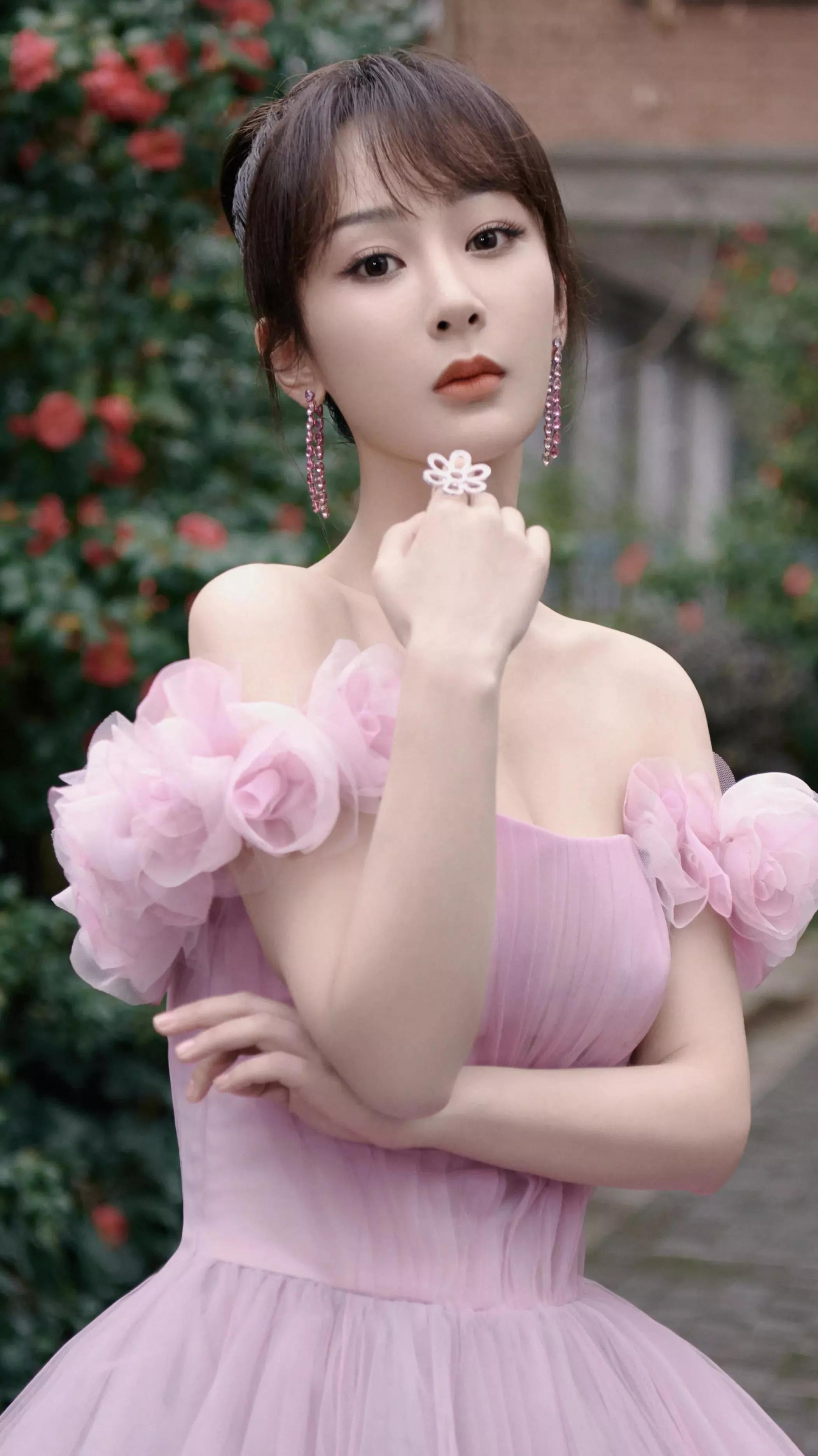 杨紫:清新脱俗,气质婉约,优雅唯美