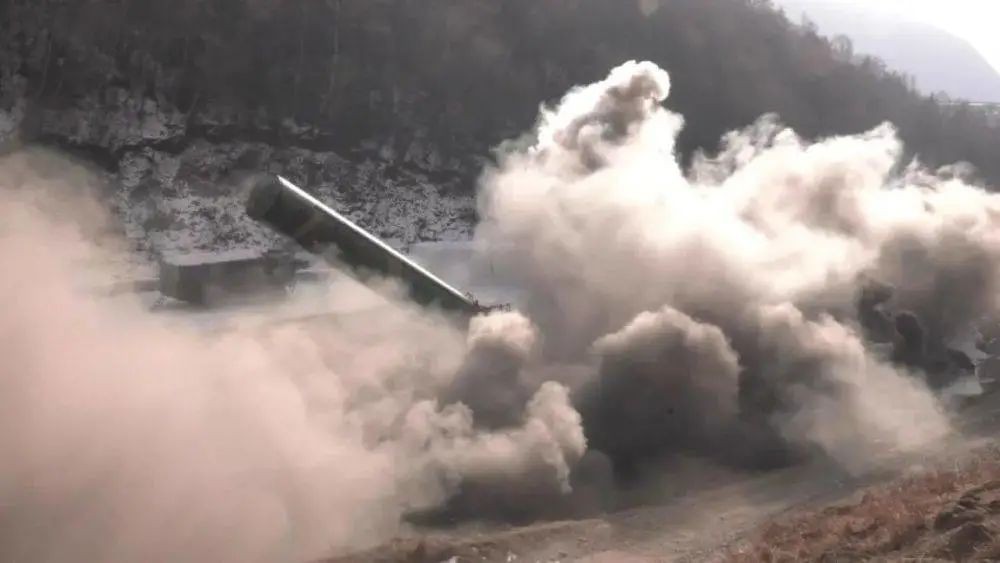 ������������̬����Ǳͧ���ؿ����ڼ������ö��絼������ߣ�