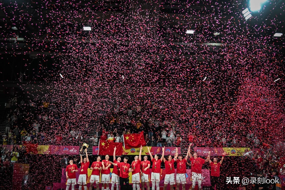 中国女篮时隔12年重登亚洲之巅，韩旭李梦领衔逆转日本队