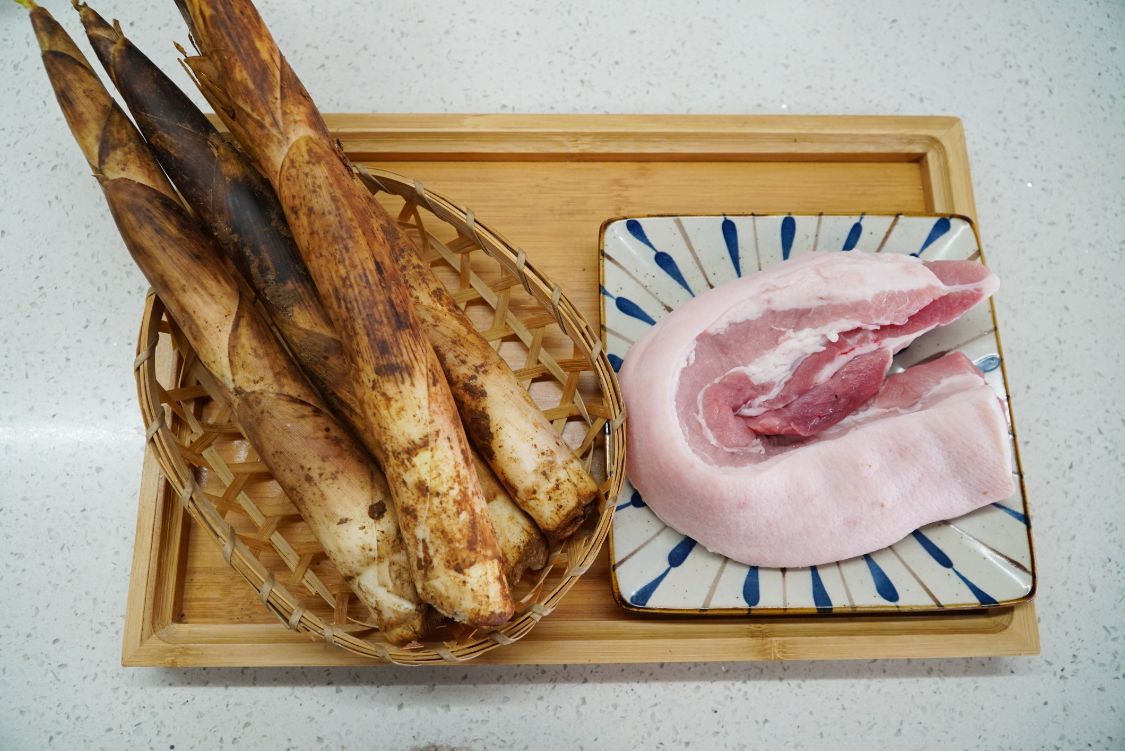 春天，菜市場碰上它別放過，和五花肉燜一鍋，味道真是香得厲害