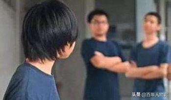 因性别遭受霸凌，15岁生命倒在厕所血泊，“玫瑰少年”不止他一个