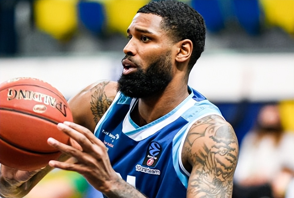 广东篮球外援6(广东签9 6大外援,三个细节预示,球队已经做好两个"预案