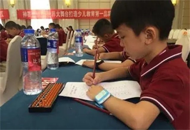 当年，那个被特招入伍，学费由国家承担的8岁特种兵，后来怎样了