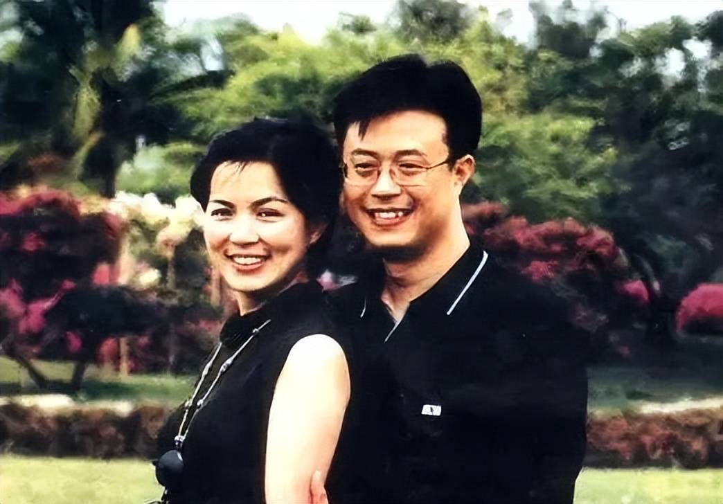 "京剧第一美人"李胜素,57岁仍未婚,4个绯闻老公竟没一个真!