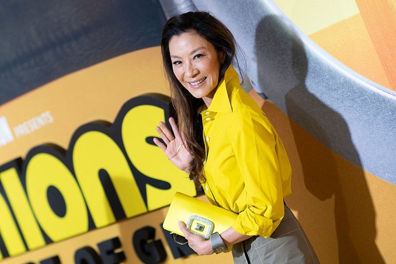 杨紫琼都奔六了，心态还是很年轻的，穿的黄色衣服好艳丽