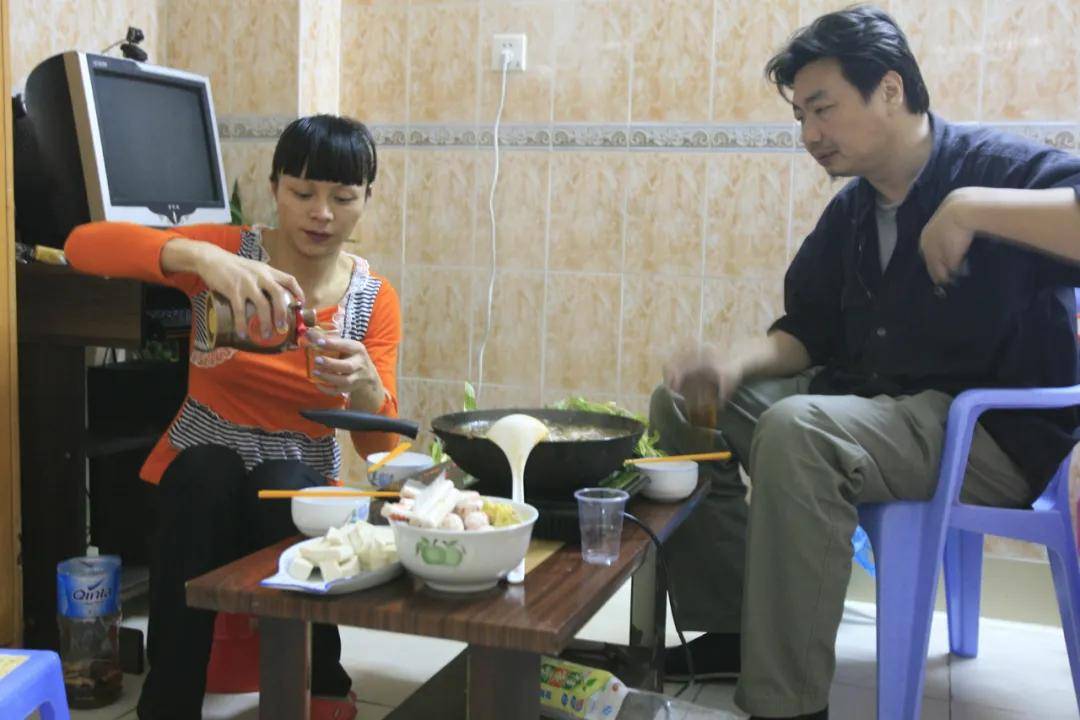 为爱“变性”李二毛，上半身是女下半身是男，后被抛弃惨死出租屋