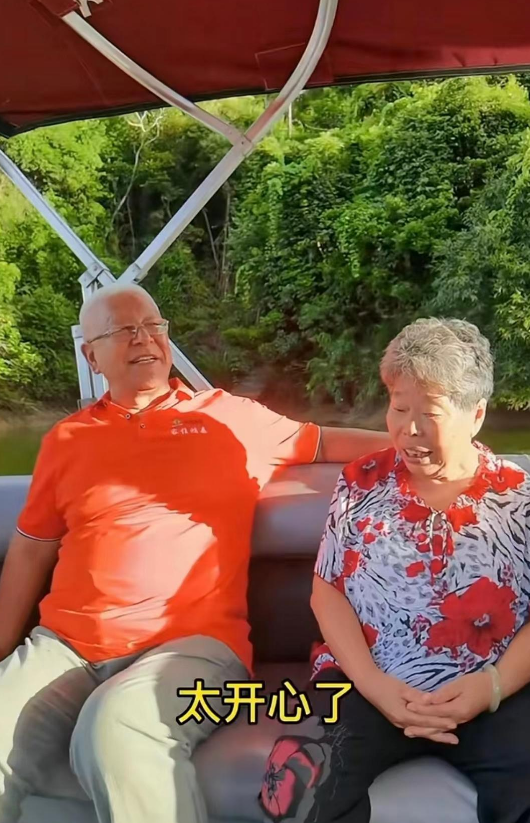 国家一级演员张洪杰三亚养老,身体硬朗带妻子游湖,疑已摆脱子女
