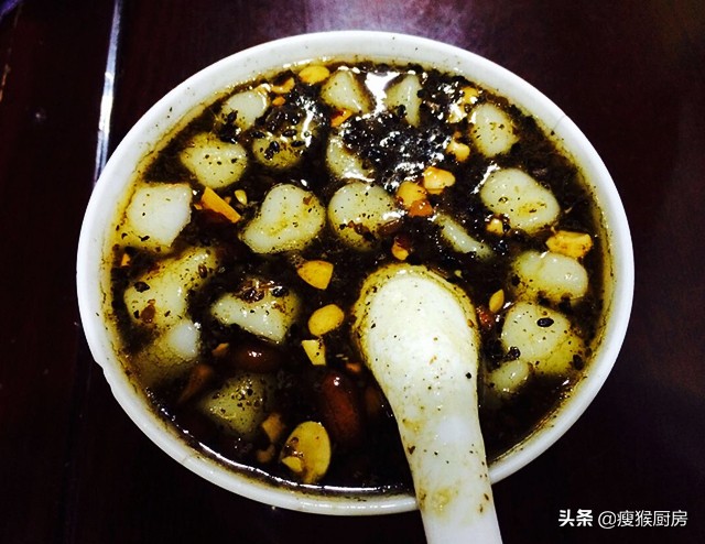 重庆最出名的8种小吃，特色山城美味，麻辣鲜香，看得人直流口水