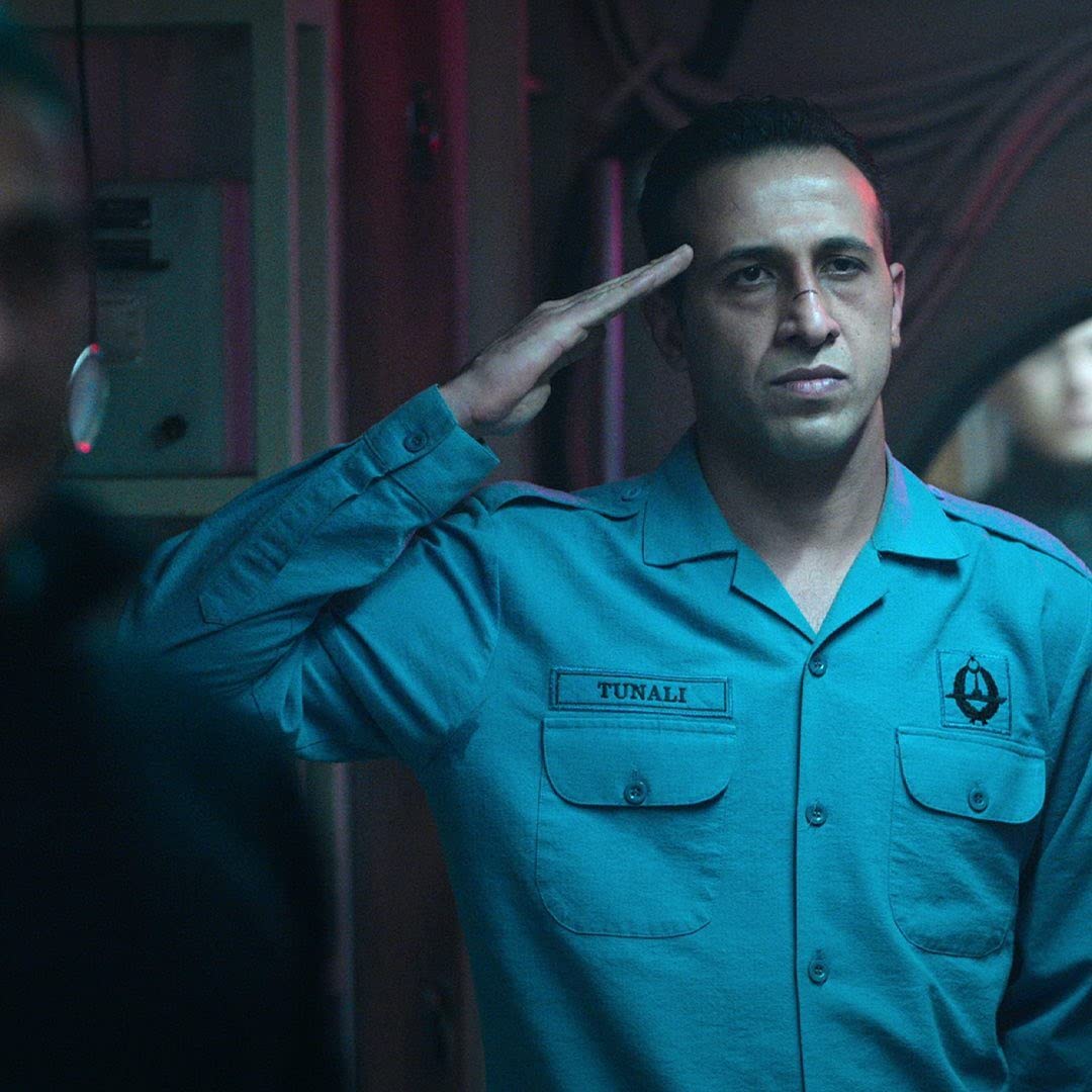 上天入海躲太阳，网飞这两部脑洞神作，值得追一下