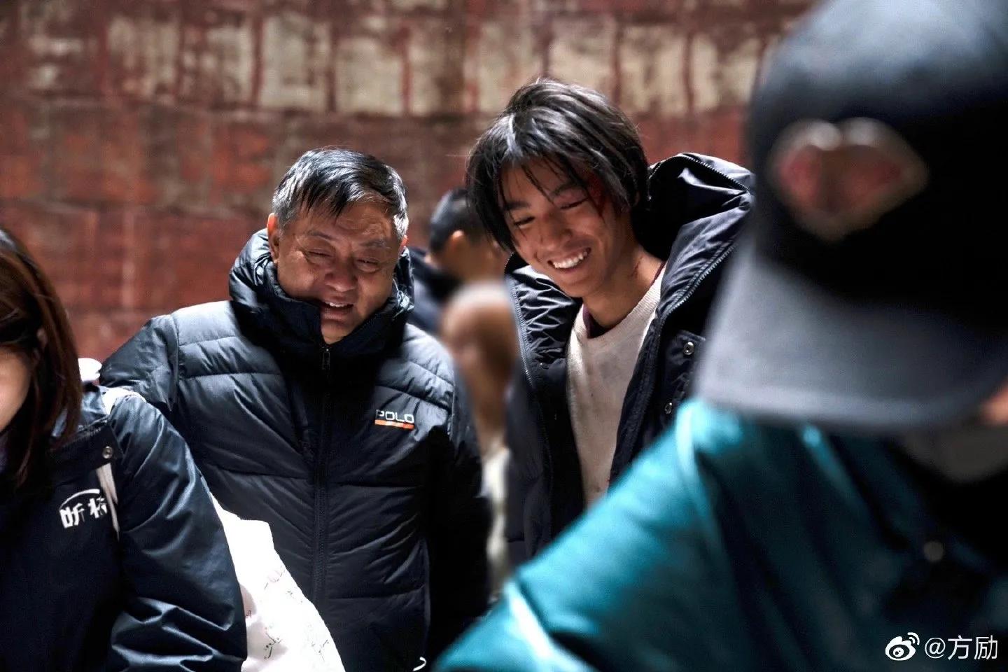 王俊凯颠覆形象饰演孟超，伤口清晰可见，这些路透图你看过几张