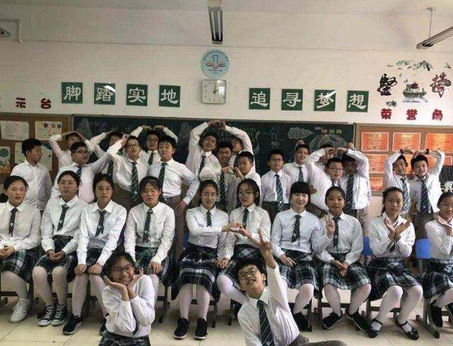 大学艺术老师侵犯20岁人体模特，女生做法引争议，处理结果真解气