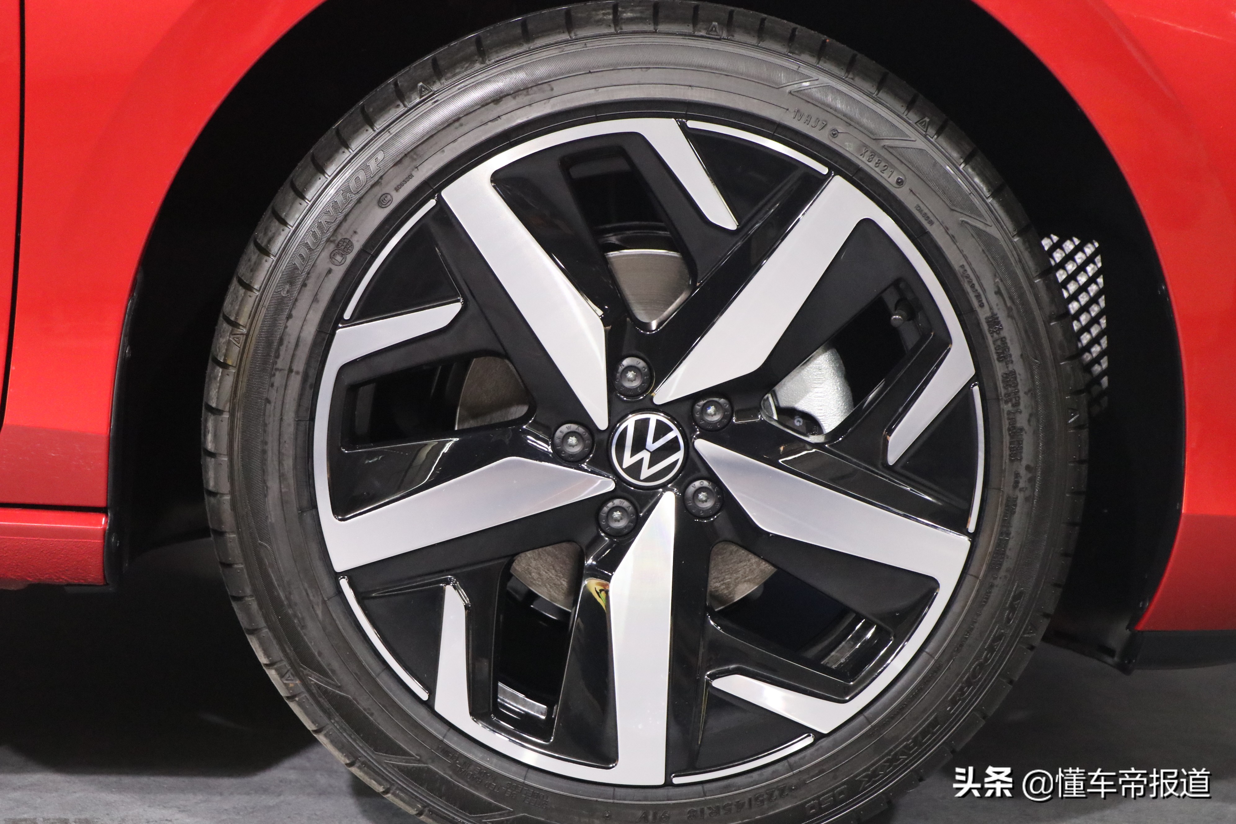 新车｜无框车门、掀背设计，一代凌渡L静态体验