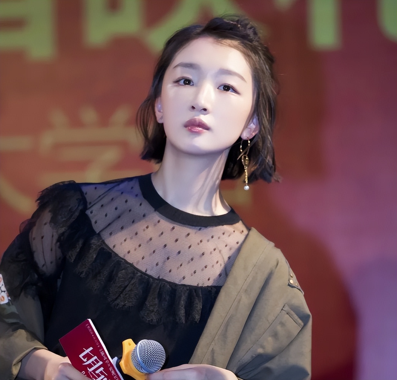 闫妮的“大妈味”、赵丽颖的“土气”，这8位女星，如今判若两人