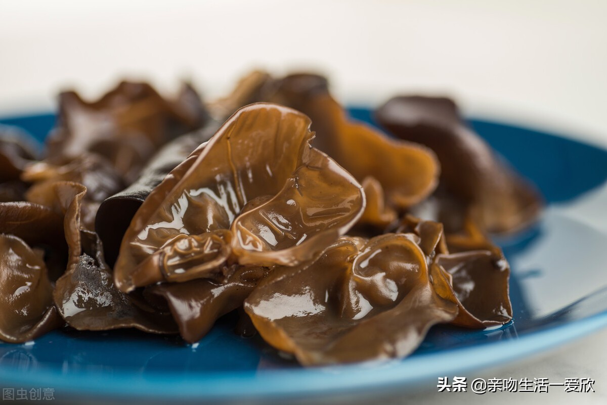 夏天來臨，中老年朋友要注意預防食物中毒