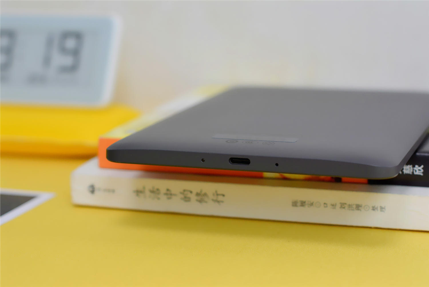 墨案青春版电纸书：价格友好轻盈便携，24级调光更懂你