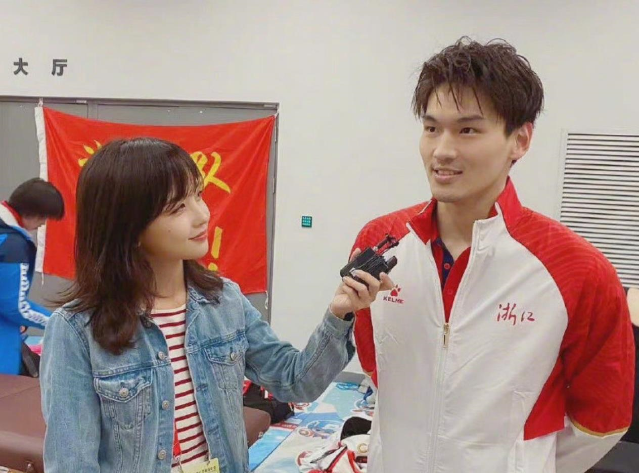 盯盯打卡如何做假(国民初恋王冰冰和泳坛王子徐嘉余恋情真假未定但好