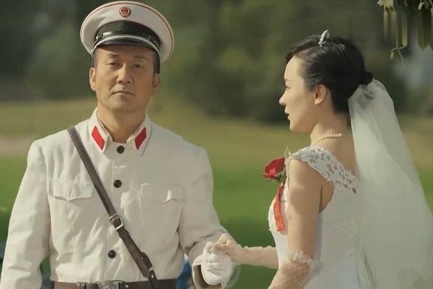 对女儿霍燕燕百般宠爱,即使失去记忆,也会在女儿最重要的日子(结婚)