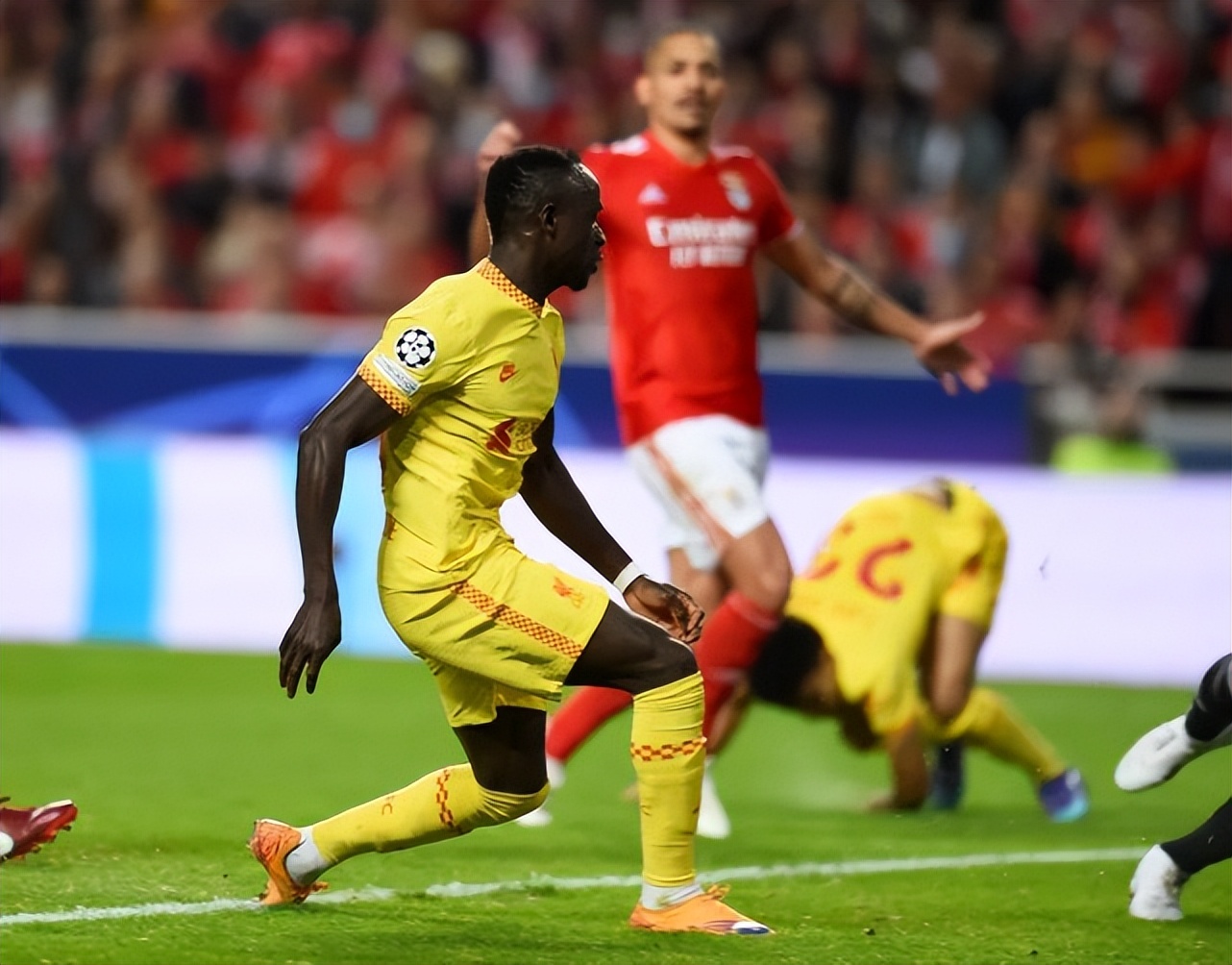 利物浦7胜3平保持不败（利物浦疯狂一战，豪创9大纪录，客场8连胜，英超最强火力群）-趣拿体育