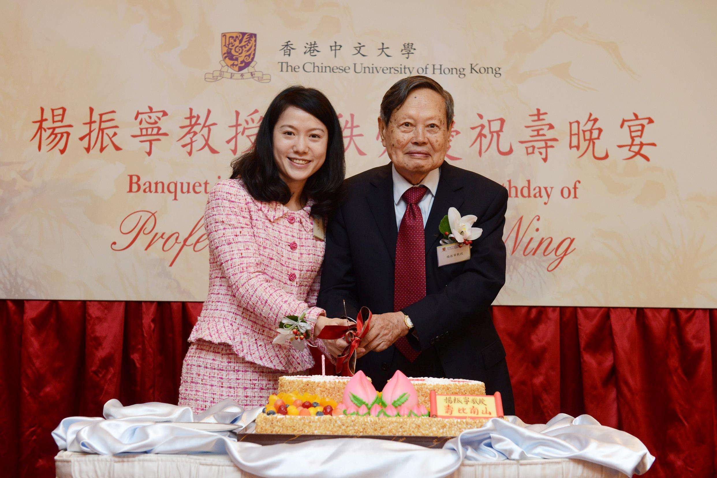 100岁杨振宁,全靠8件事,聪明长寿