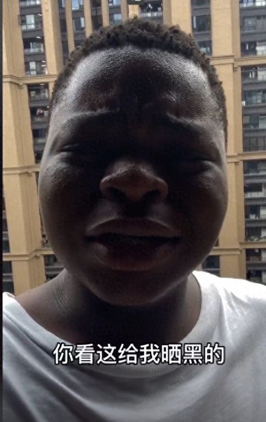 曾是《战狼2》的一份子,如今却与主角形同陌路,成百万粉丝网红