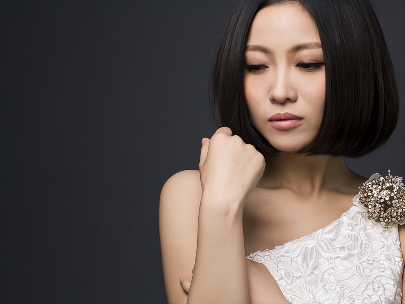 英年早逝的9位女星，个个让人痛惜，最大34岁，最小22岁