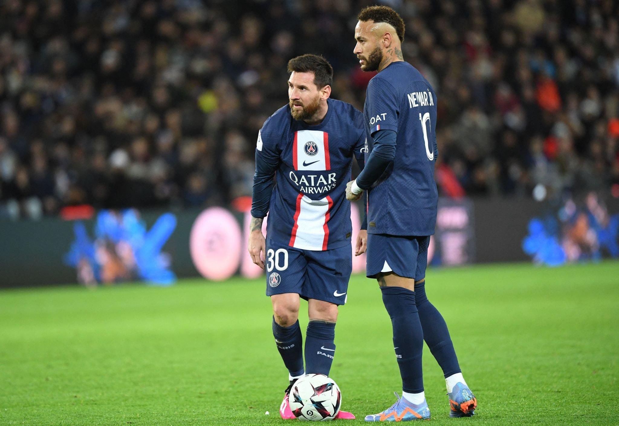 梅西世界杯停球视频（绝了！梅西0.5秒变魔术：左脚停，右脚射！19年神迹诞生）