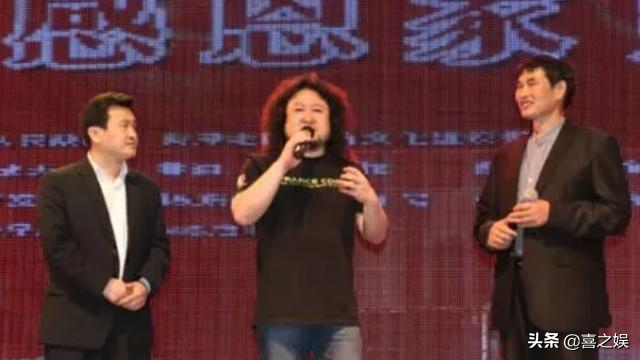 大衣哥称没经纪人，袁长标晒演出合同力证，两人为何“撕破脸”？