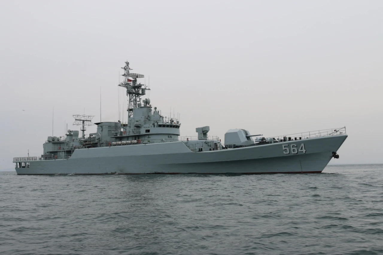 054b型护卫舰 059重型核动力巡洋舰 - 春风号