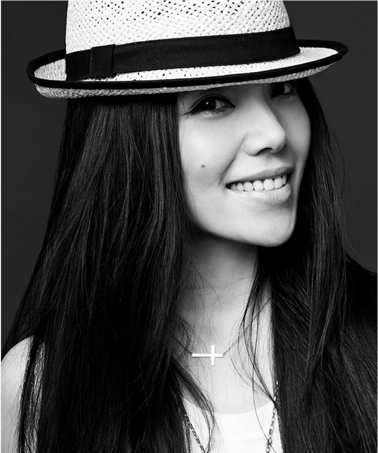 知名演员李佳璇：导演丈夫去世8年，与狗为伴，她的痴情让人泪目