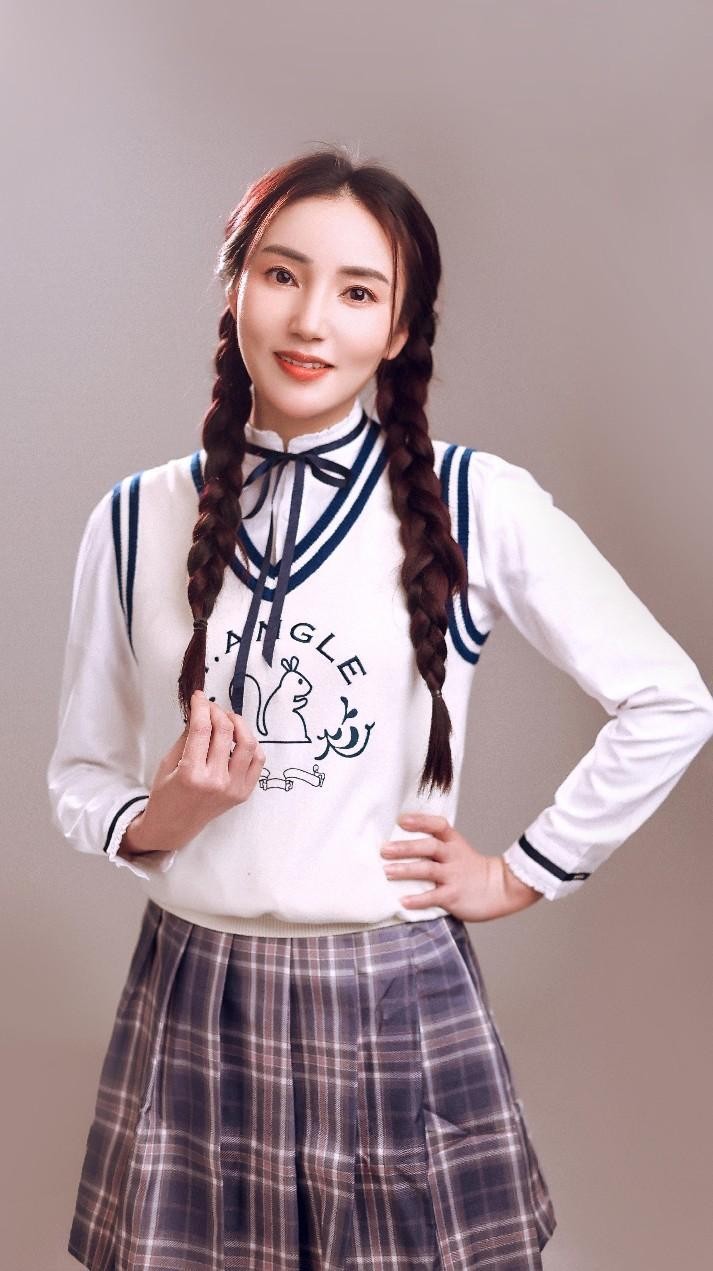 演员秀秀清纯氧气学院风剧照曝光 装扮尽显青春气息