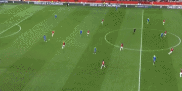 伊布在法甲大杀四方（法甲新伊布一年半贡献37球！1米97的大中锋：会是下一个豪门惊喜）