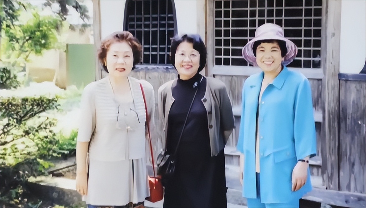 7个日本不婚女人，住在一起抱团取暖，这会是新时代的养老方式吗