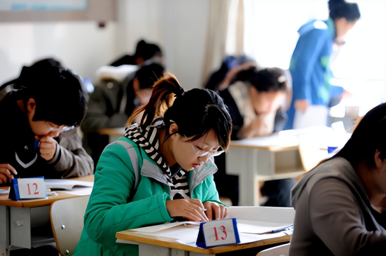 2022公务员考试标准，新增4种情况政审不予通过，考生早了解