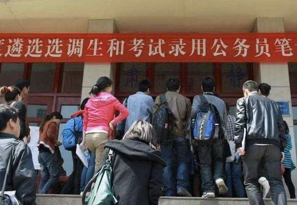 大学生迎来“特殊公务员”，仅党员可报考，不参加国考就能上岗