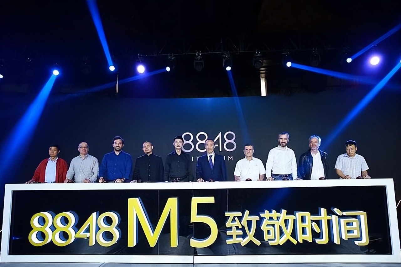 从12999元降到999元，国产手机销量“遇冷”，曾请王石代言