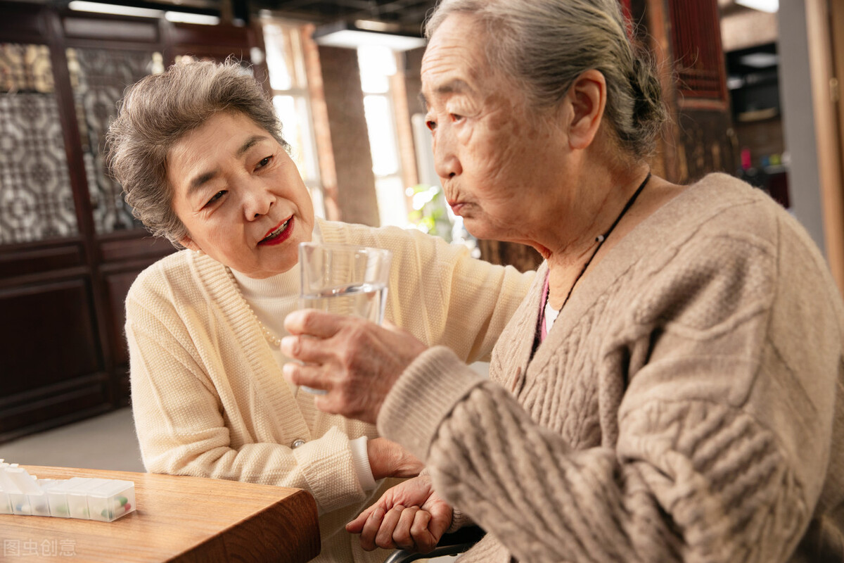 为什么大街小巷的药店越来越多？药店是靠啥来赚钱？告诉你真相